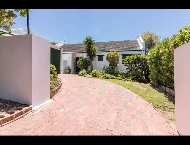 3 BEDROOM PROPERTY TO RENT IN BEACH ESTATE